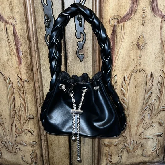 ELDA Bucket Bag - Picture 3 of 8